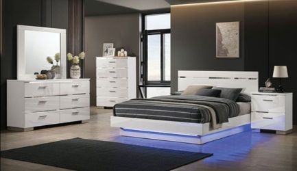 Brand New White 4pc Queen Bedroom Set (Available in California & Eastern King)