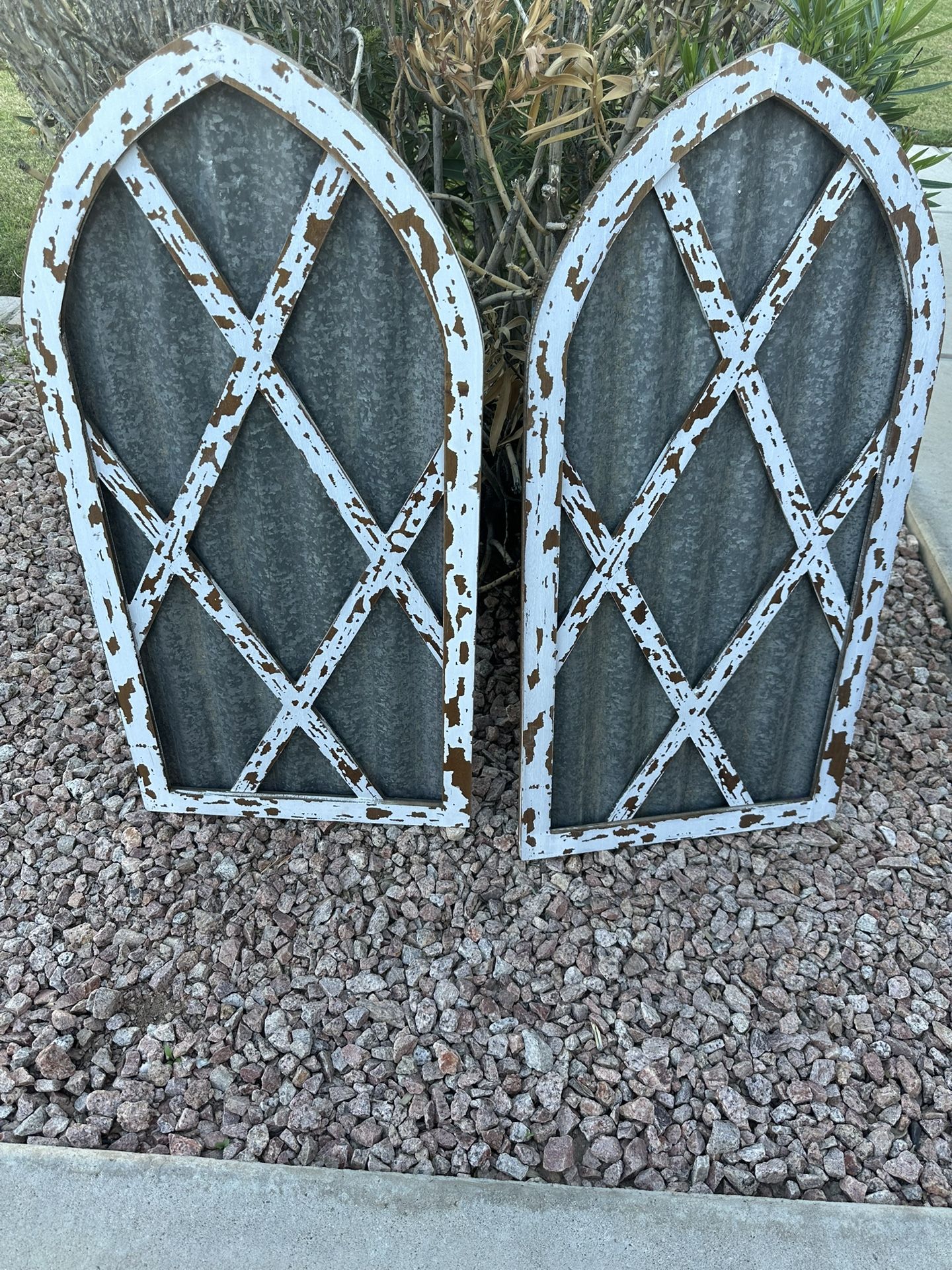 Set of 2 Rustic farmhouse-style distressed cathedral arch wood & metal wall decor, in or outdoor