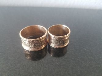 Men and Women's Matching 18k Gold Rings