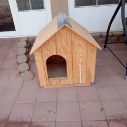 Insulated. Dog House 