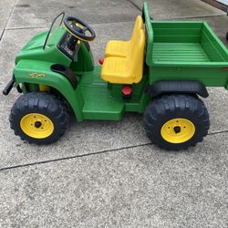 John Deere Kids Car