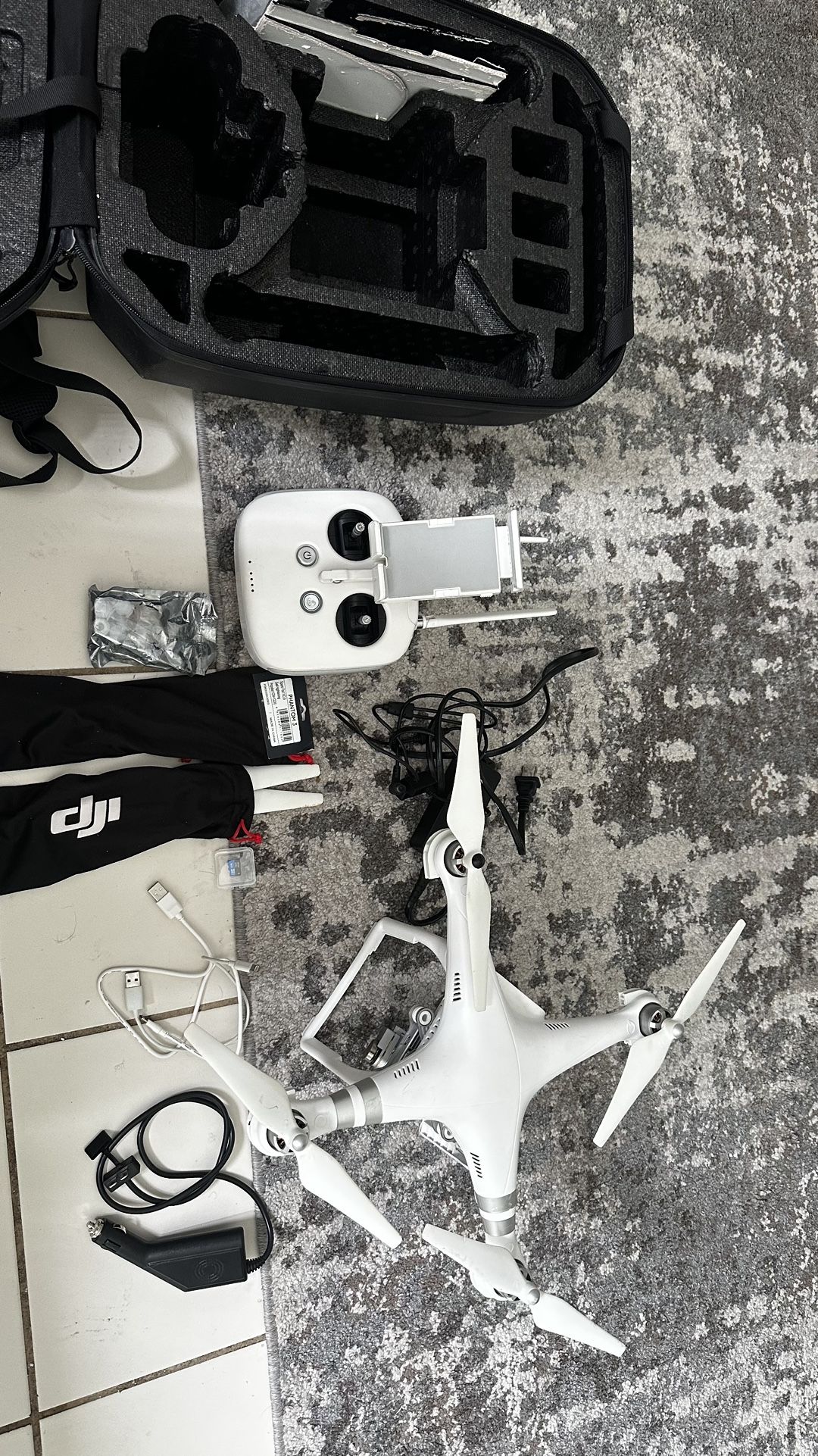 DJI Phantom 3 Drone With Travel Bag Included