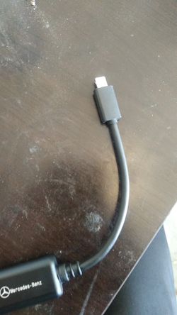 Mercedes Benz iphone adanptor