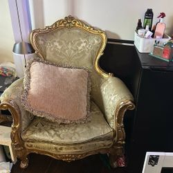 Throne Chair 
