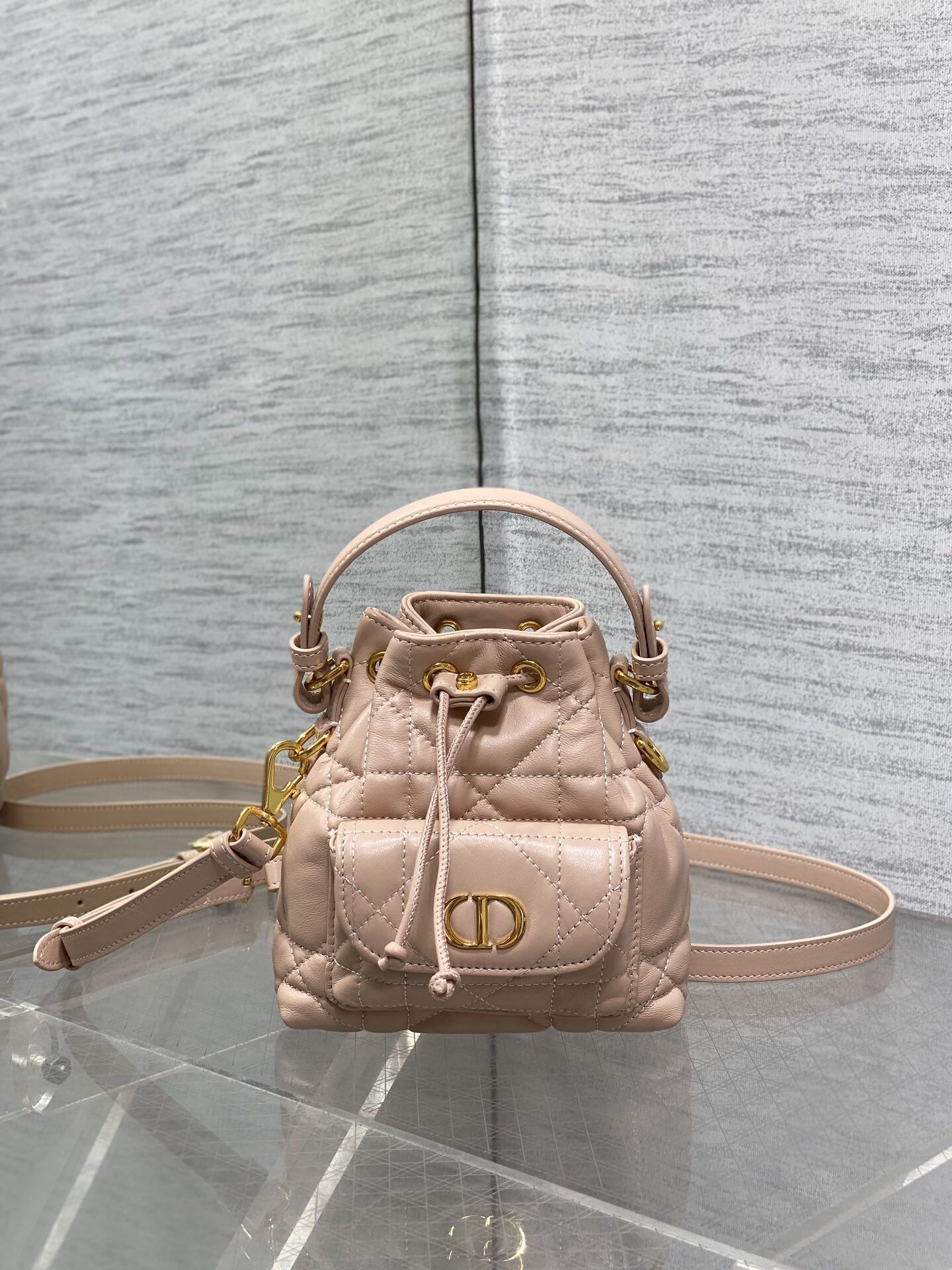 Dior Dior special original single with full set of original packaging Caro bucket bag micro series
