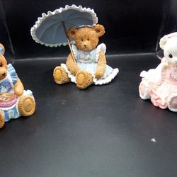Vintage collectible Bear Figurines 