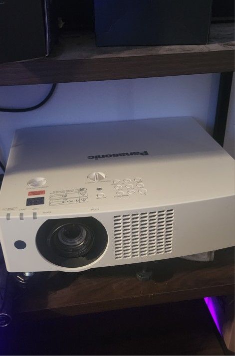 Panasonic Projector 