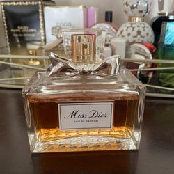 Miss Dior perfume 