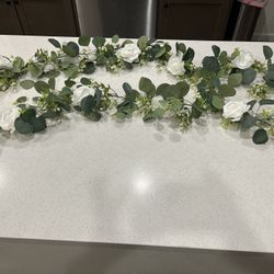 White Rose Garland