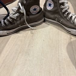 slightly used converse sz 9