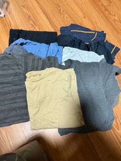 12 men’s small to medium used T-shirts free
