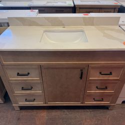 49 In. Single Sink Bathroom Vanity In Oak Color With Quartz Top