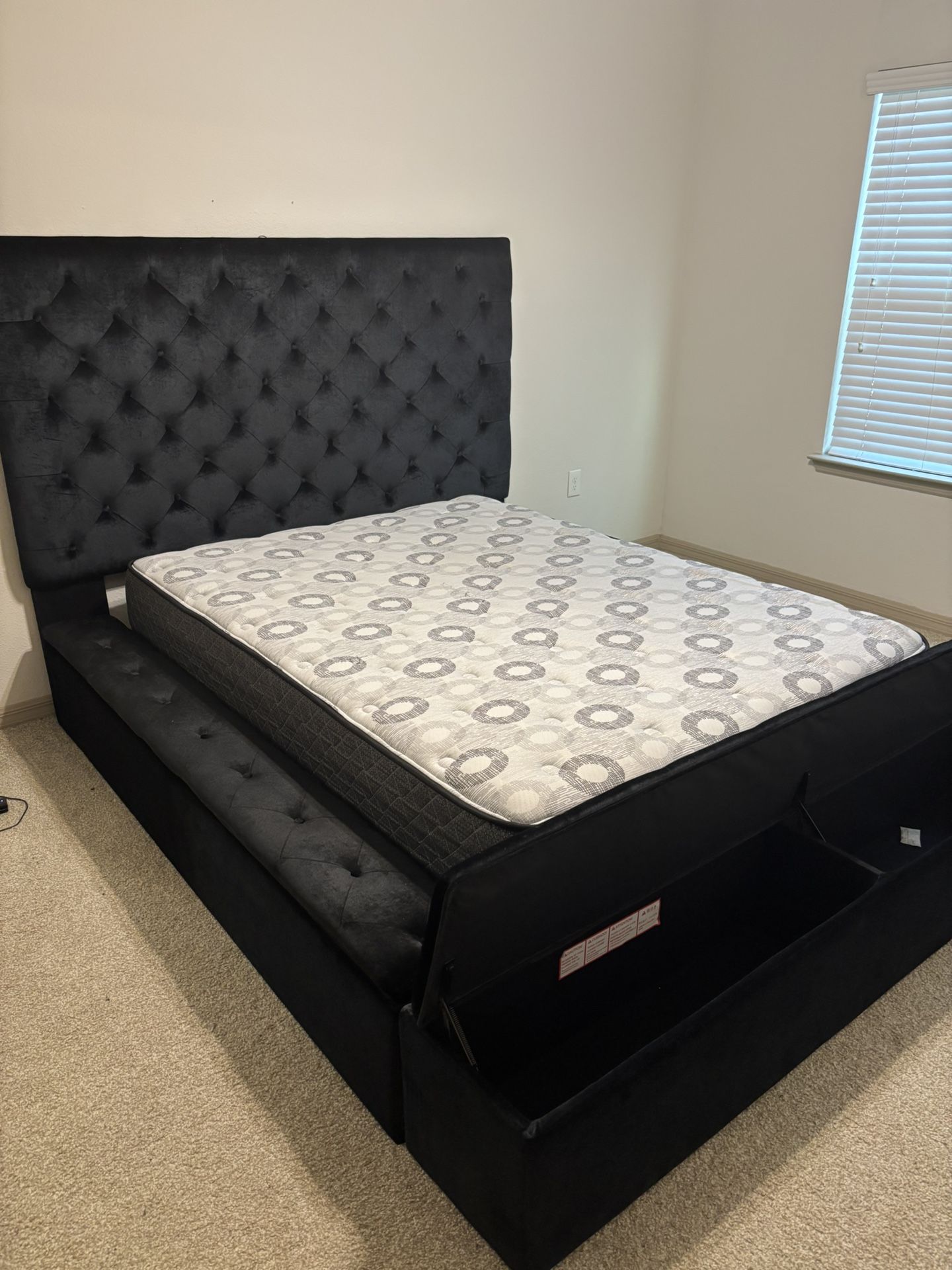 Queen Bed/ Bed frame Platform