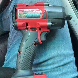Milwaukee M18 1/2 Mid Torque Impact Wrench With Friction Ring 