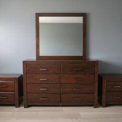 Bedroom Dresser W/Mirror & 2 Nightstands