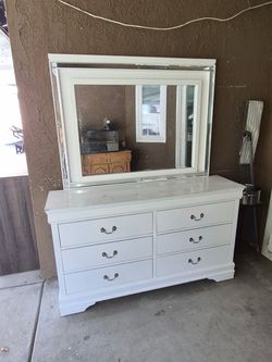 Dresser & Mirror