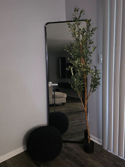 Espejo planta y ottoman