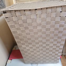 LAUNDRY BASKET
