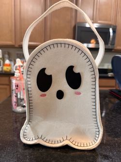 HALLOWEEN DECORATIONS