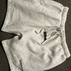 Essential Shorts Size M