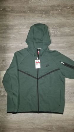 Mens Nike Tech Fleece Size Large 