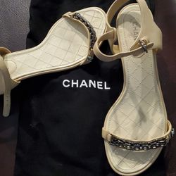 Chanel beige quilted chain sandal with pearl logo