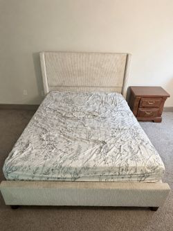 QUEEN BED