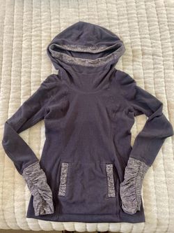 Lululemon Hooded Fleece Sweatshirt (small)
