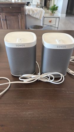 SONOS Speakers (2) model PLAY:1