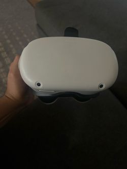 Vr meta quest 2 head set with controllers