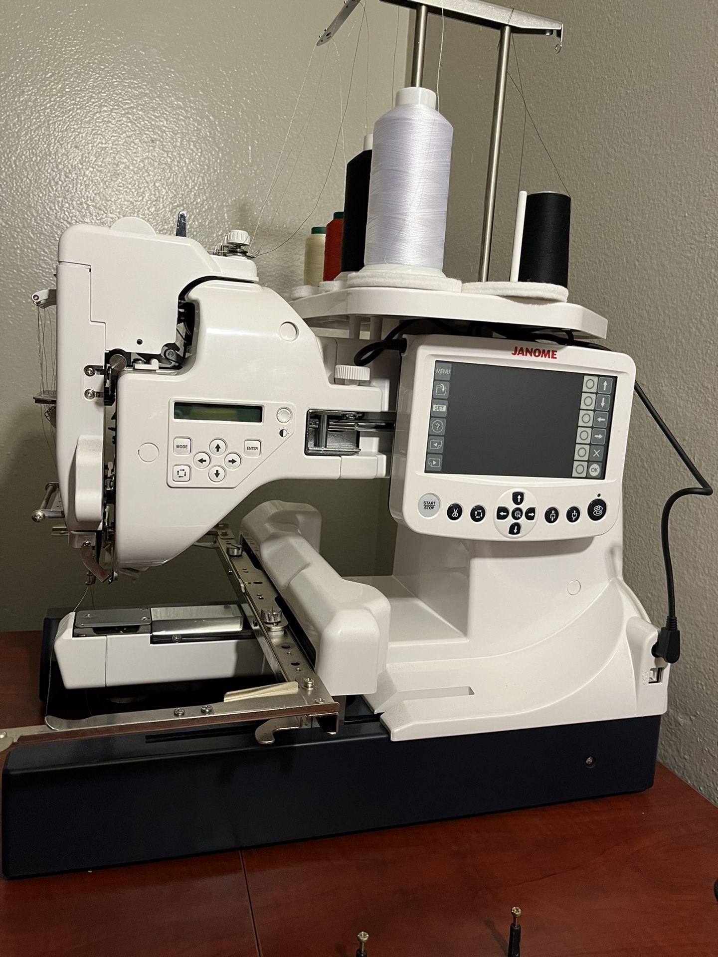 PRICE DROP JANOME MB4S 4NEEDLE EMBROIDERY MACHINE for Sale in Los