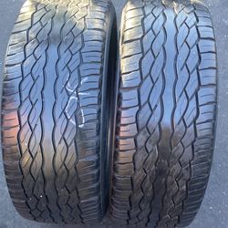 2 Llantas Usadas Falken Ziex S/T 305/45/22 $150 El Par