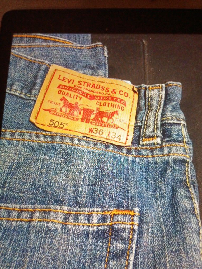 LEVI STRAUSS & CO. STRAIGHT FIT 505 DENIM JEANS W36. L34