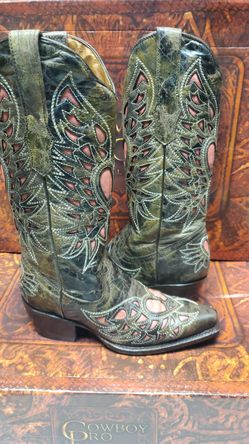 NEW REAL LEATHER LADIES COWBOY BOOTS AVAILABLE IN SIZE  5