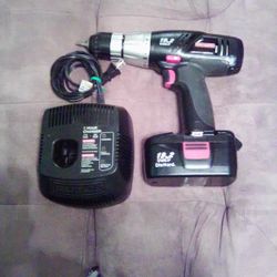 Craftsman: 19 v Cordless Drill And Battery.