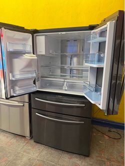 Samsung Refrigerator 36 wide x 69 tall