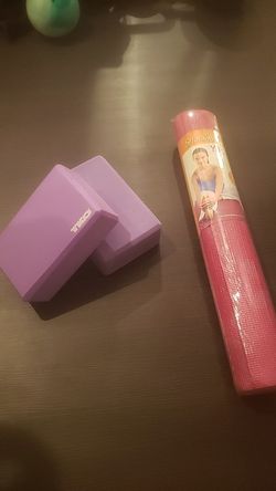 Yoga matt and yoga blocks