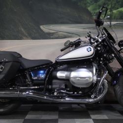 2022 BMW R 18 Classic 719 Galaxy Dust Metallic/Titan Silver 2 Metallic