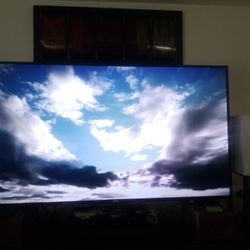 70 Inch Working Beautifully Phillps TV 