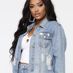 Fashion Nova Basic Distressed Denim Jacket Size M - Excellent Preloved Condition 