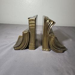 Vintage PM Craftsman Brass Metal Cast Stack of Cascading Books Book Ends MCM (Q)