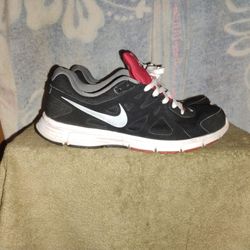 New Nike Revolution 2