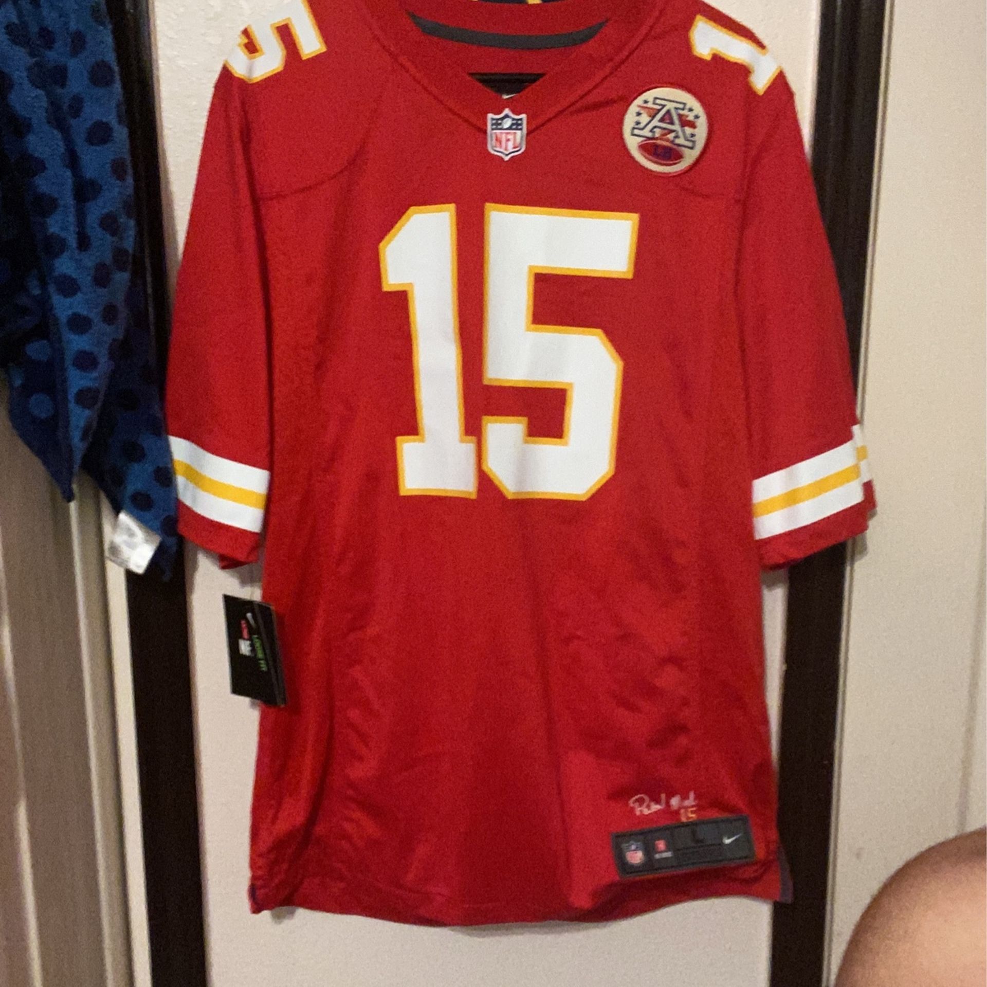 Patrick Mahomes Nike Jersey Size large 