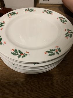 Set of 8 plates. Perfect condition