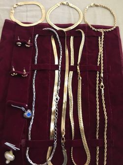 Beautiful Italian gold plated set won’t tarnish set includes three bracelets three neck chains gold plated one silver chain with pendant two sets of