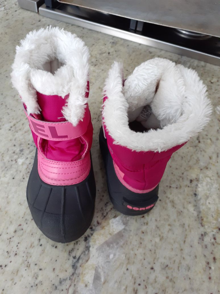 Snow boots size 10