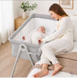 Baby Bedside Bassinet with Auto-Lock Wheels, Bedside Sleeper for Baby, Portable Bassinet for Newborn,4 Height Adjustable Easy to Assemble