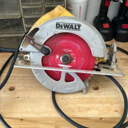 Dewalt E575 electric saw