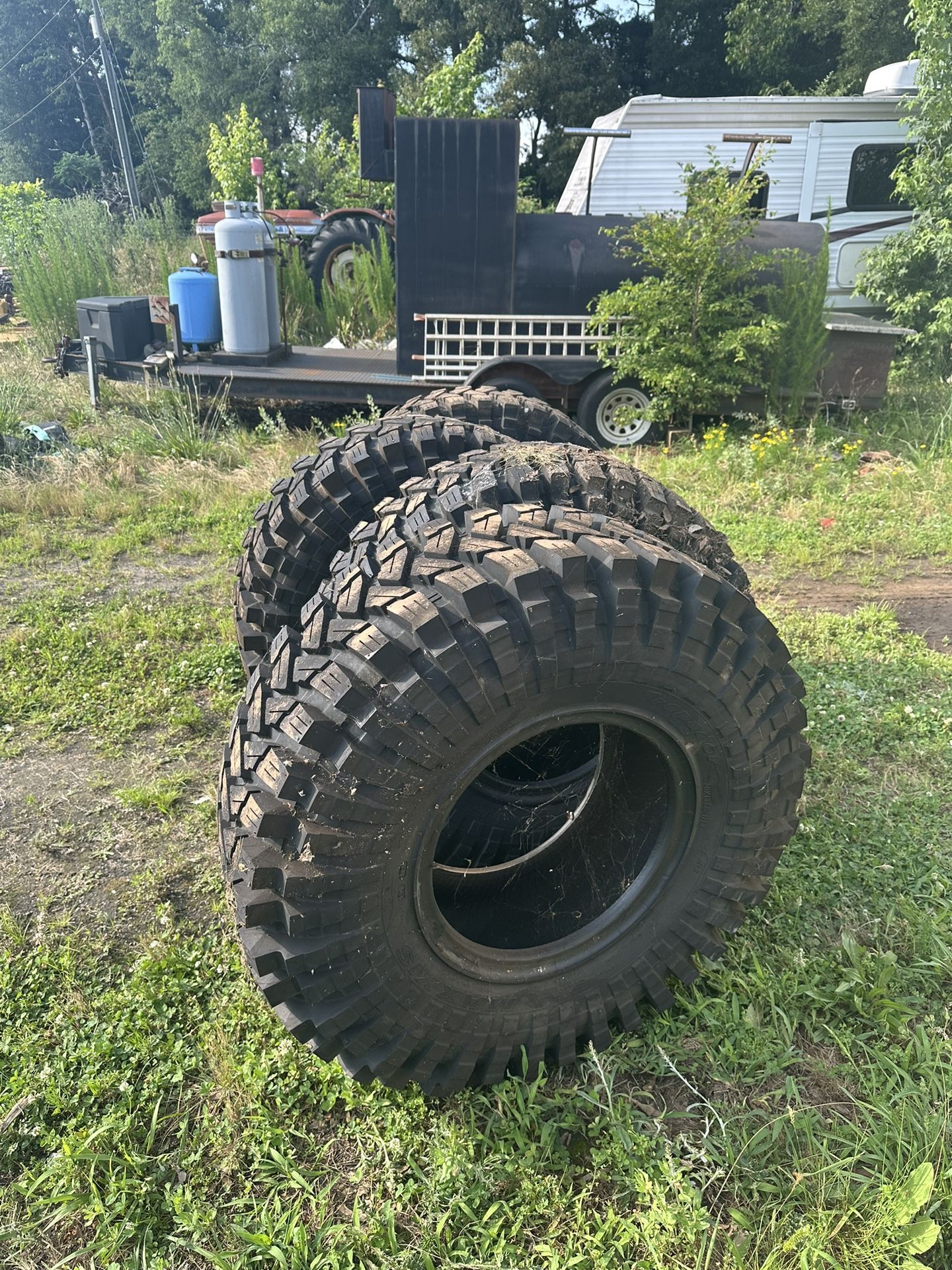 Four Brand New Maxxi 40x13.50-17LT Tires