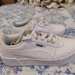 Woman's PUMA size 9.5